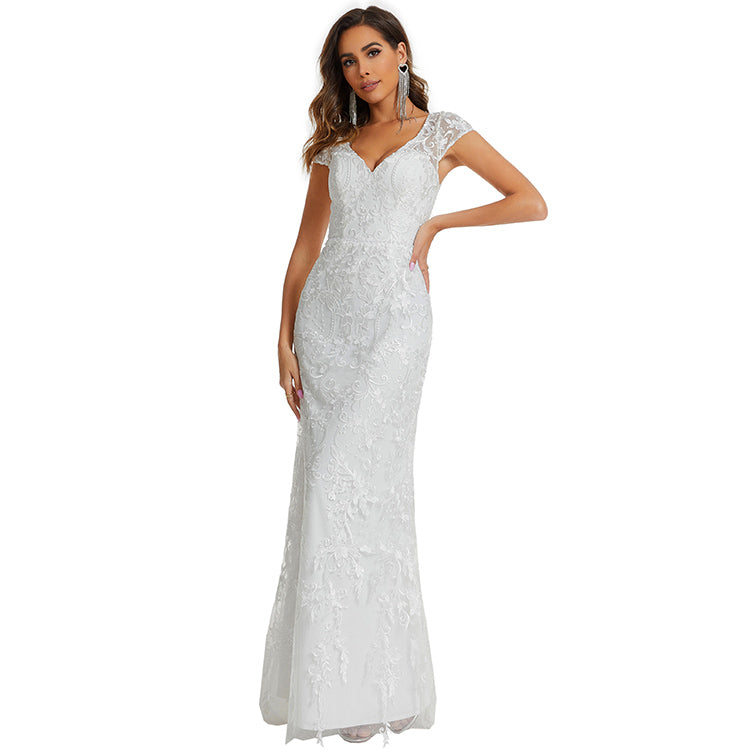 V Neck Embroidered Backless Satin Wedding Dress Bridal Gowns White Lace Dress Sleeveless Wedding Dresses